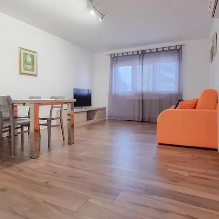 Urban Home By Unique Rooms Burgos Exterior photo